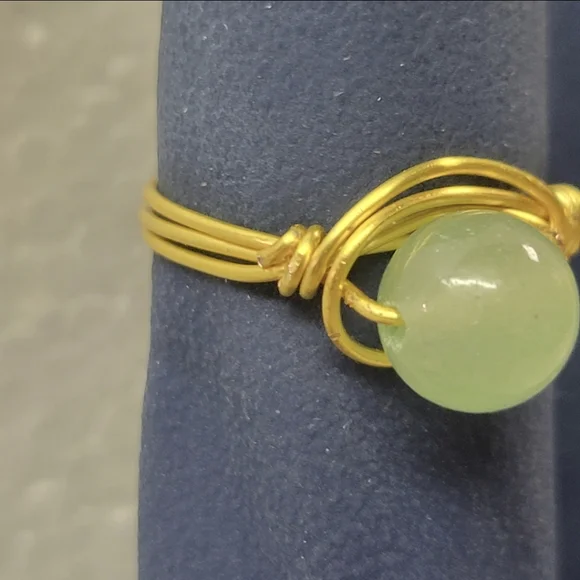 Gold and Natural Green Aventurine Stone Ring - Picture 5 of 7